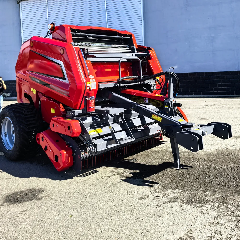 圆捆干草打包机